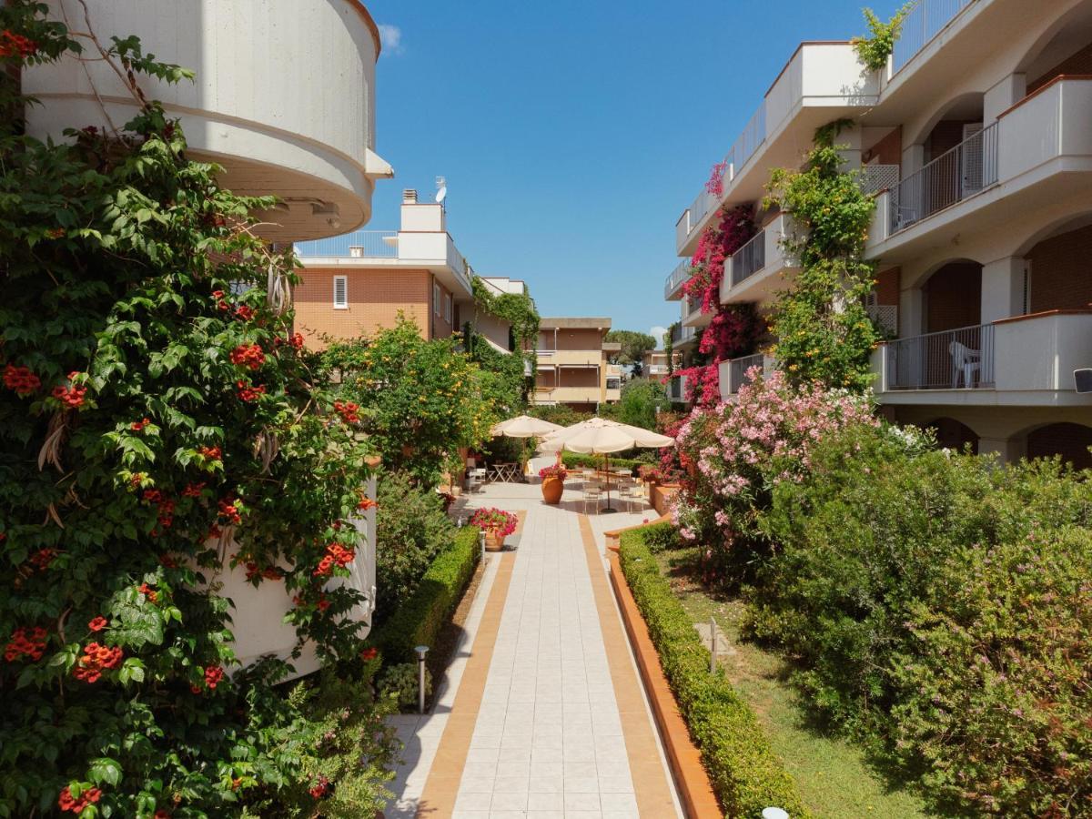Hotel I Cinque Pini Follonica Esterno foto