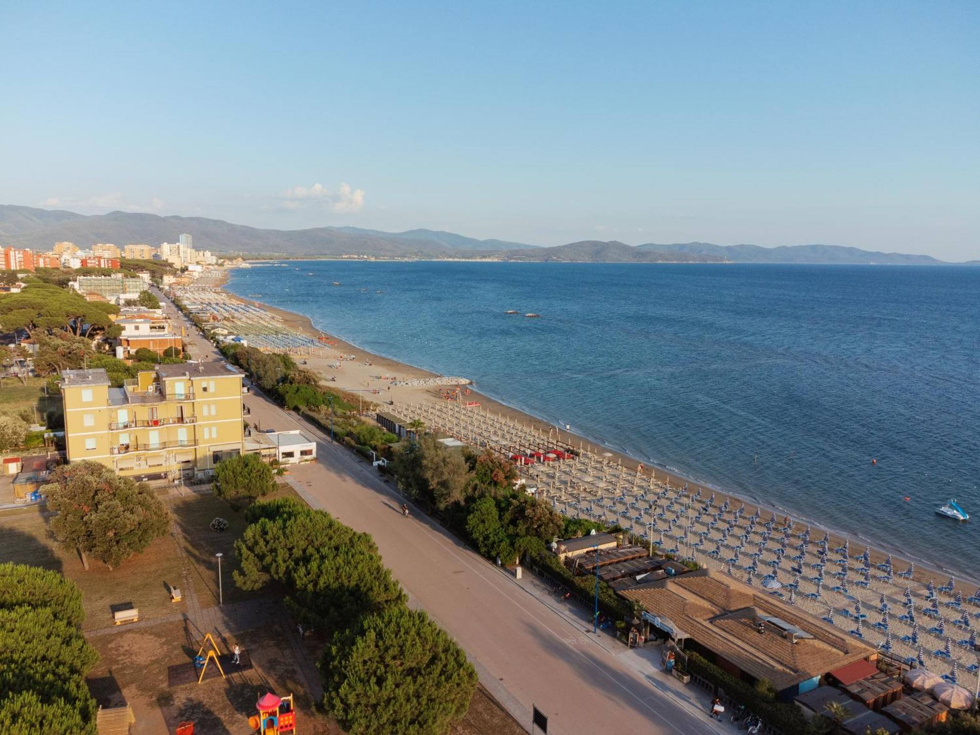 Hotel I Cinque Pini Follonica Esterno foto