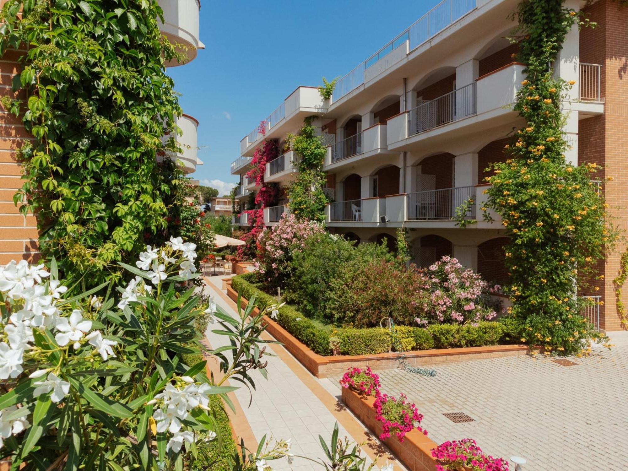 Hotel I Cinque Pini Follonica Esterno foto