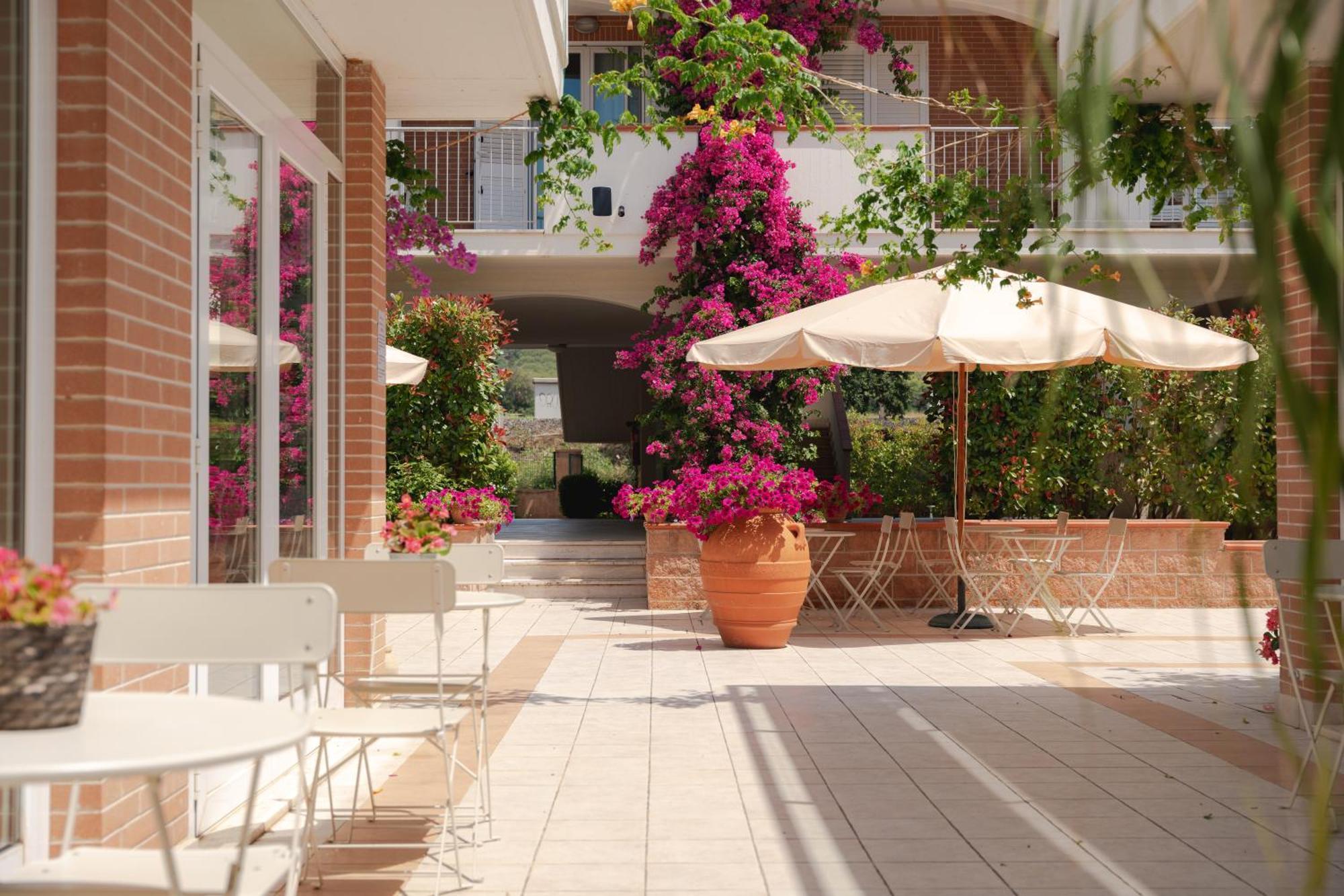 Hotel I Cinque Pini Follonica Esterno foto