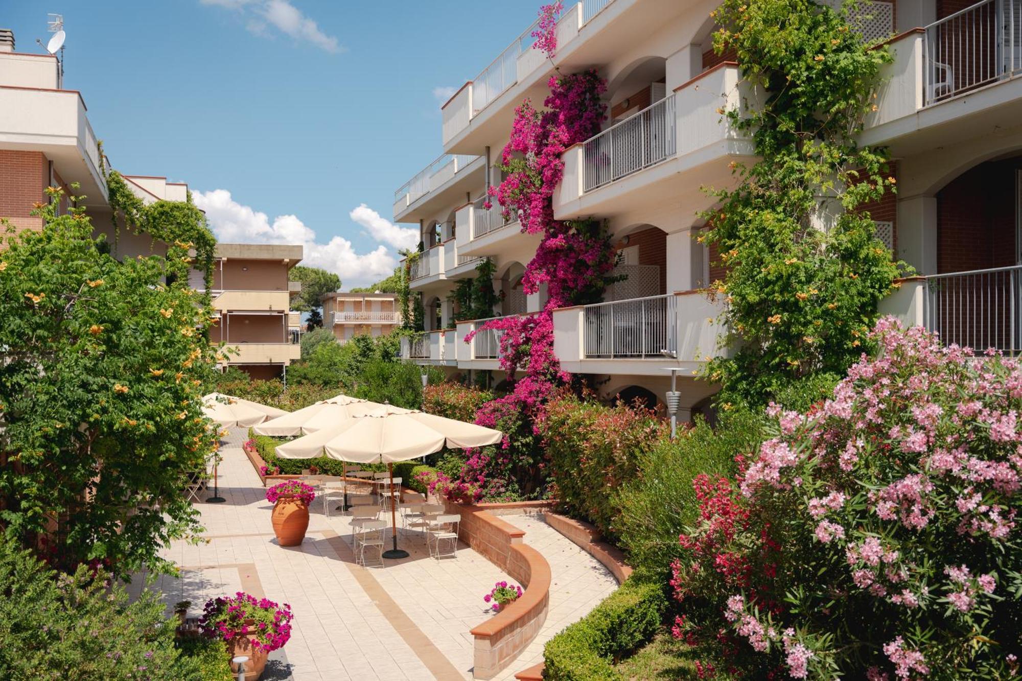 Hotel I Cinque Pini Follonica Esterno foto